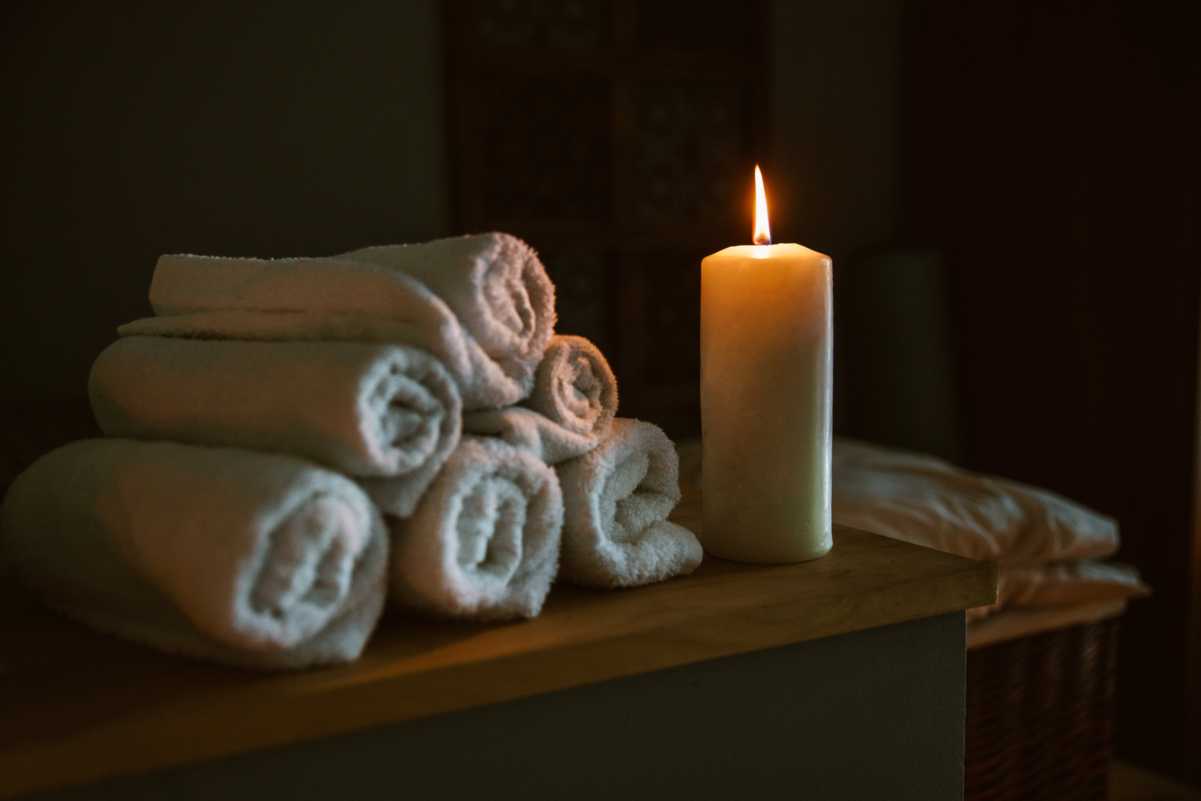 candle-lit-at-spa.jpg